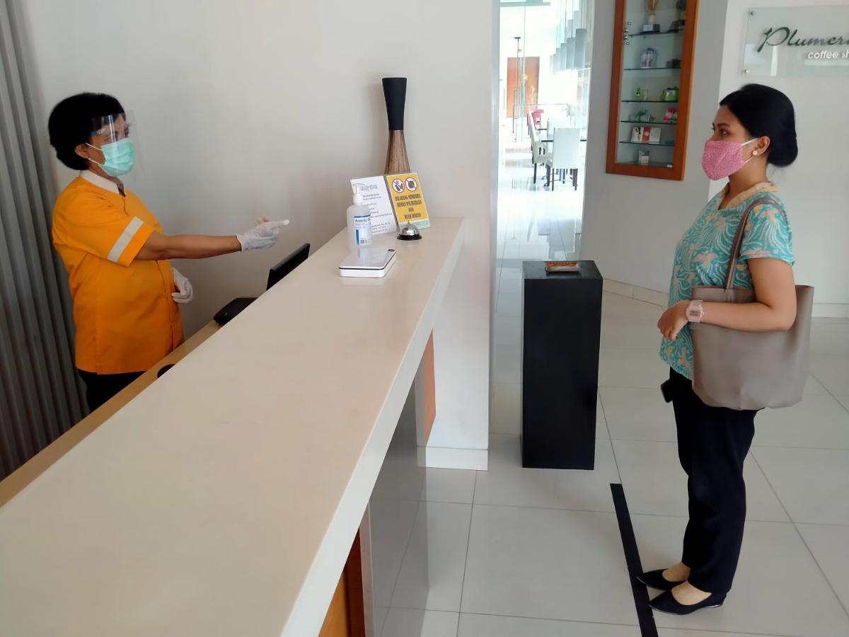 Hotel Quirin Semarang Extérieur photo